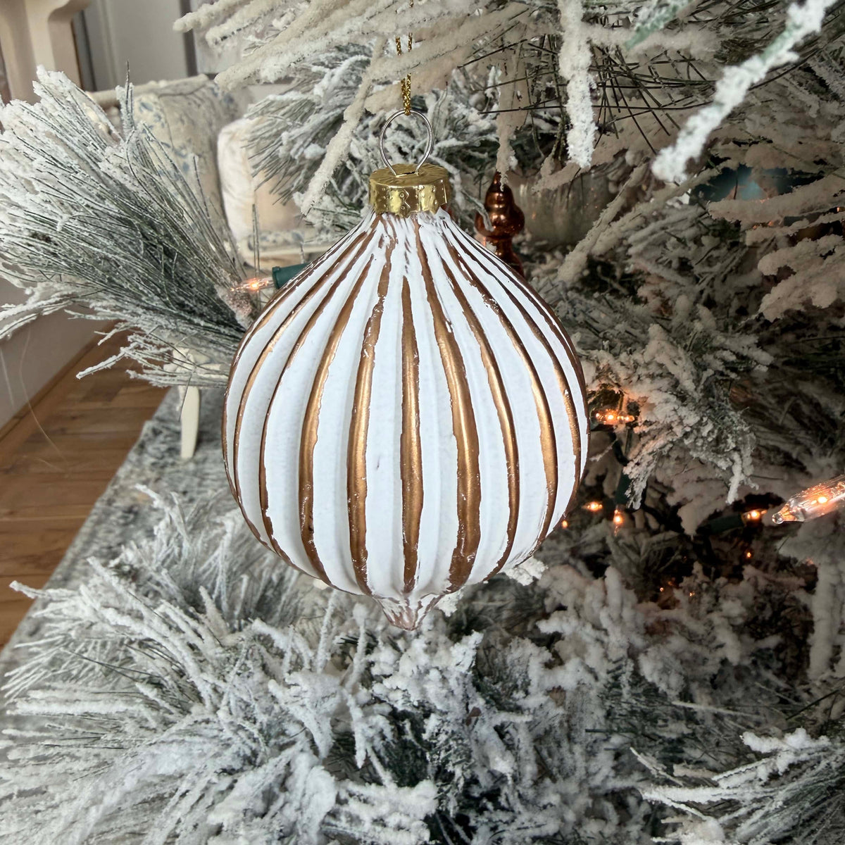 White and gold rustic lattice glass Christmas ornament with finial, 5-inch vintage holiday decoration.